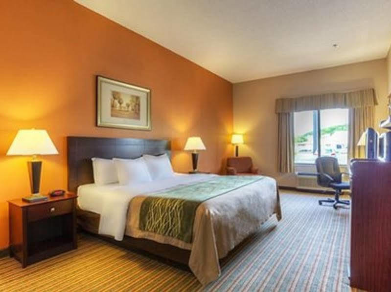 Comfort & Hotel Cave City